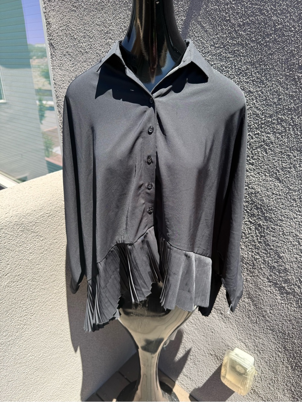 Exetera Paris Black Pleated Hem Button Down Blouse, Size 38 (US 6/8)